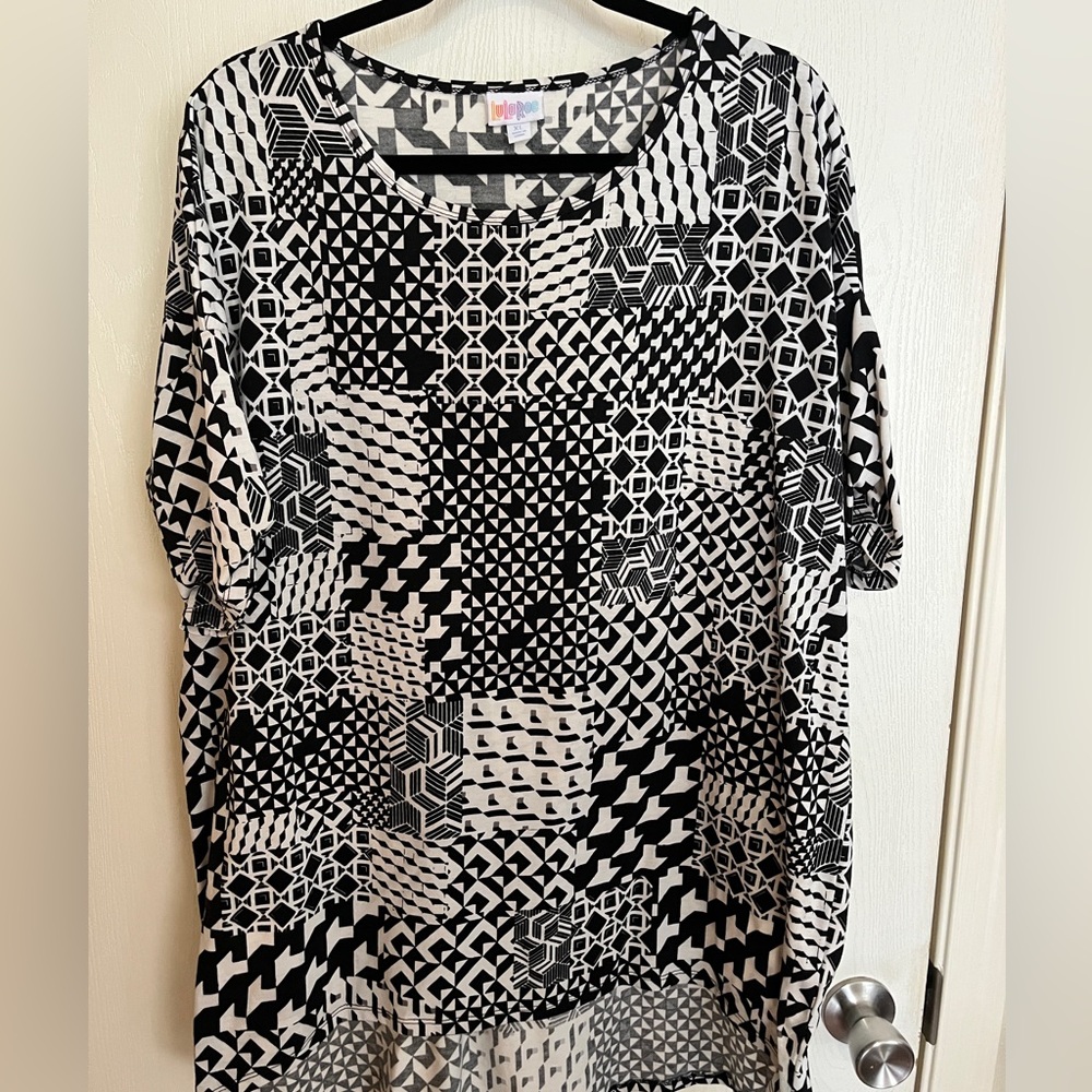Black and white size xl Lularoe Irma good used condition